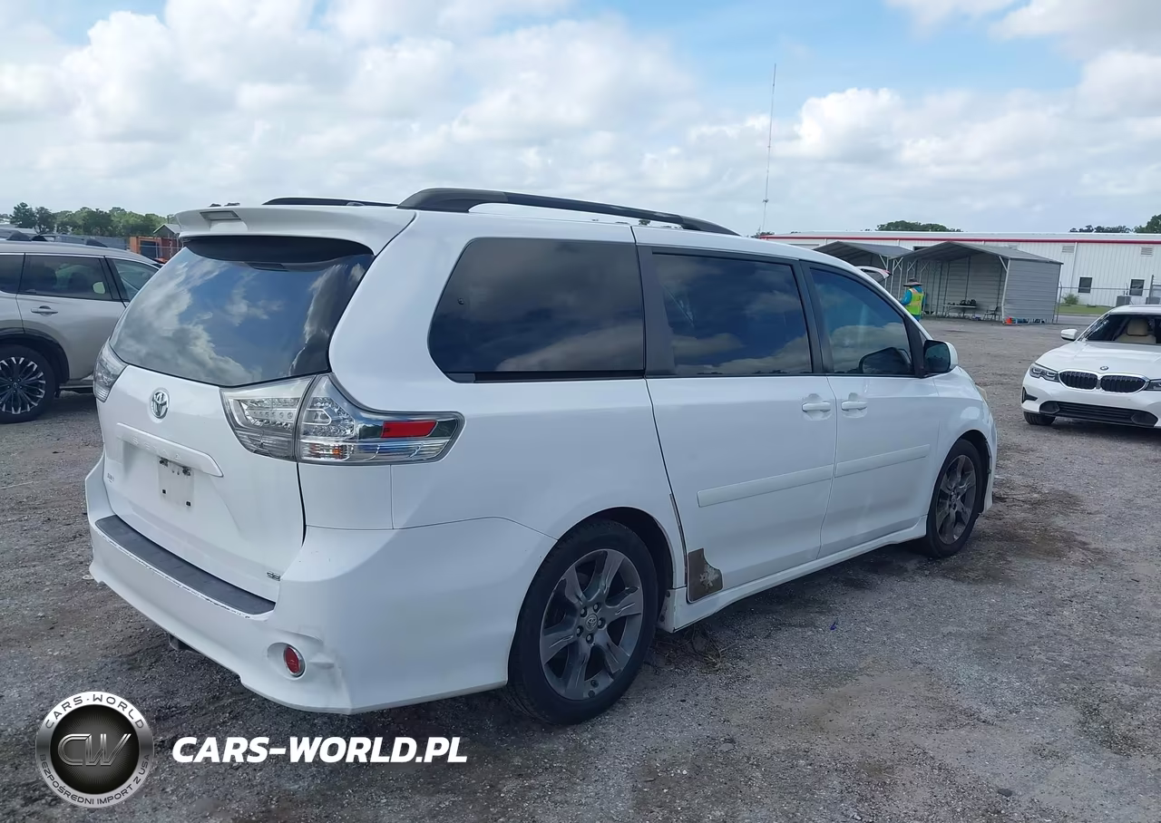 2012 Toyota Sienna Se 8 Passenger VIN:5TDXK3DC7CS253963 - 4