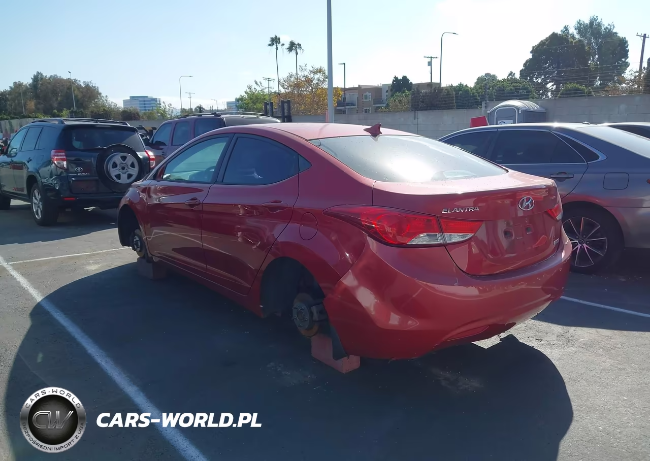 2013 Hyundai Elantra Limited VIN:KMHDH4AE4DU980290 - 3