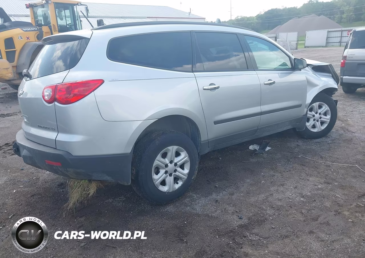 2011 Chevrolet Traverse Ls VIN:1GNKVFED2BJ255682 - 4