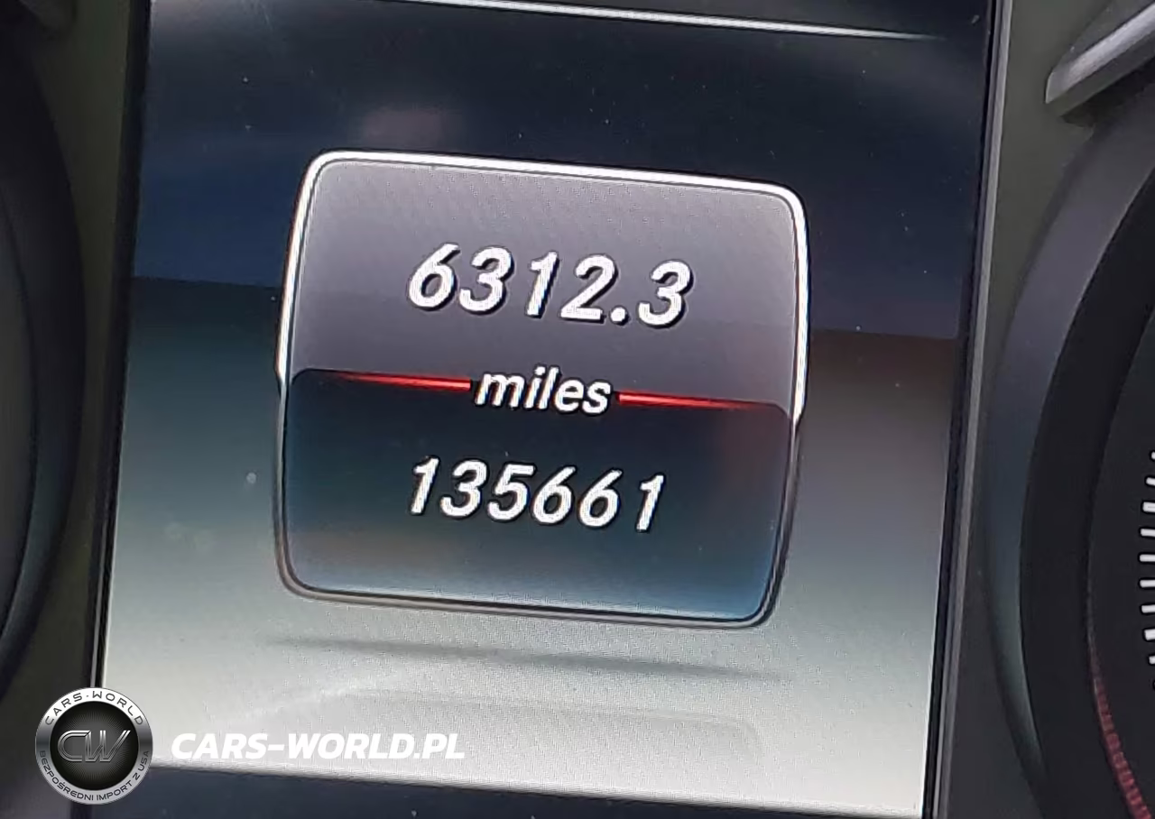 2018 Mercedes-Benz C 300 VIN:55SWF4JB8JU241256 - 16