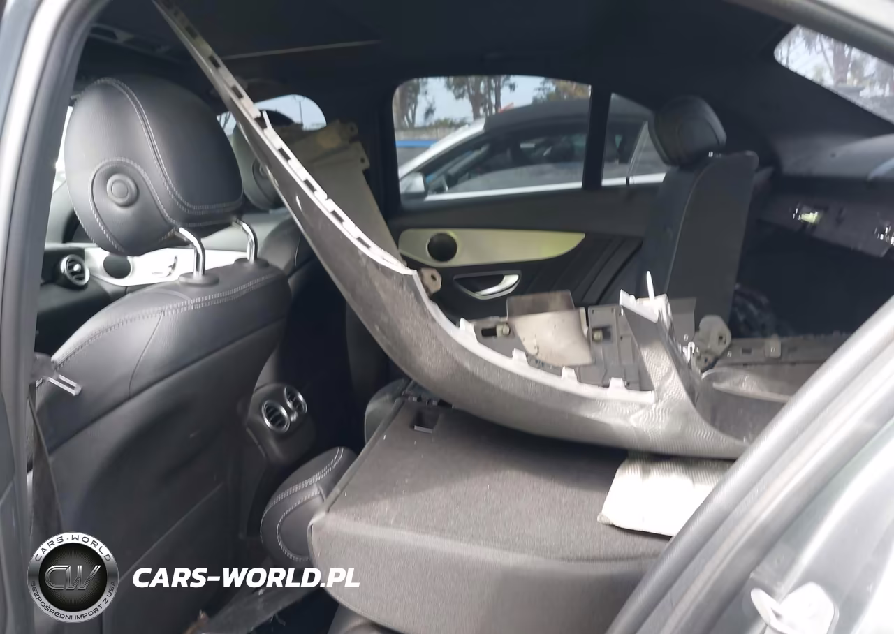 2018 Mercedes-Benz C 300 VIN:55SWF4JB8JU241256 - 21
