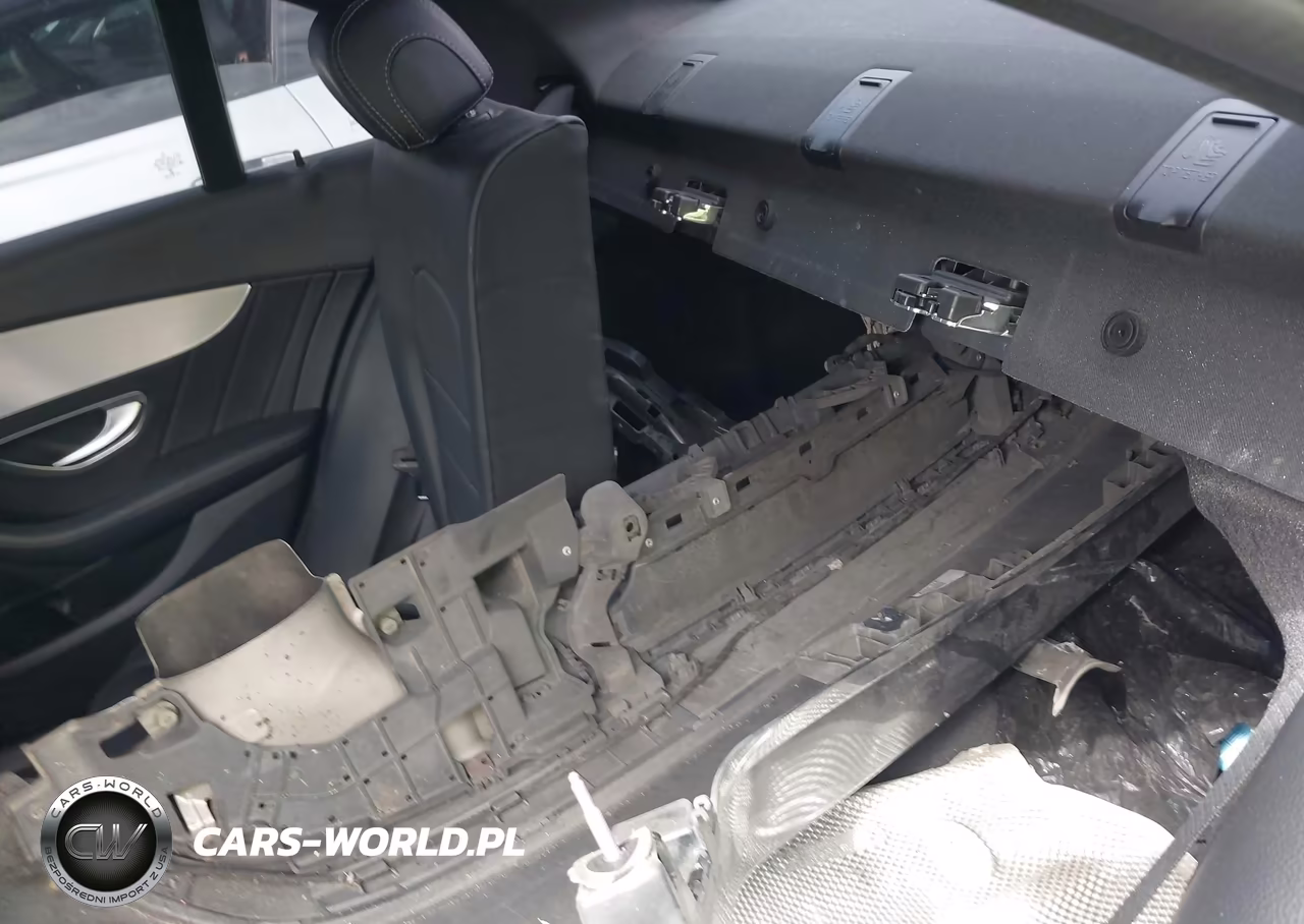 2018 Mercedes-Benz C 300 VIN:55SWF4JB8JU241256 - 22