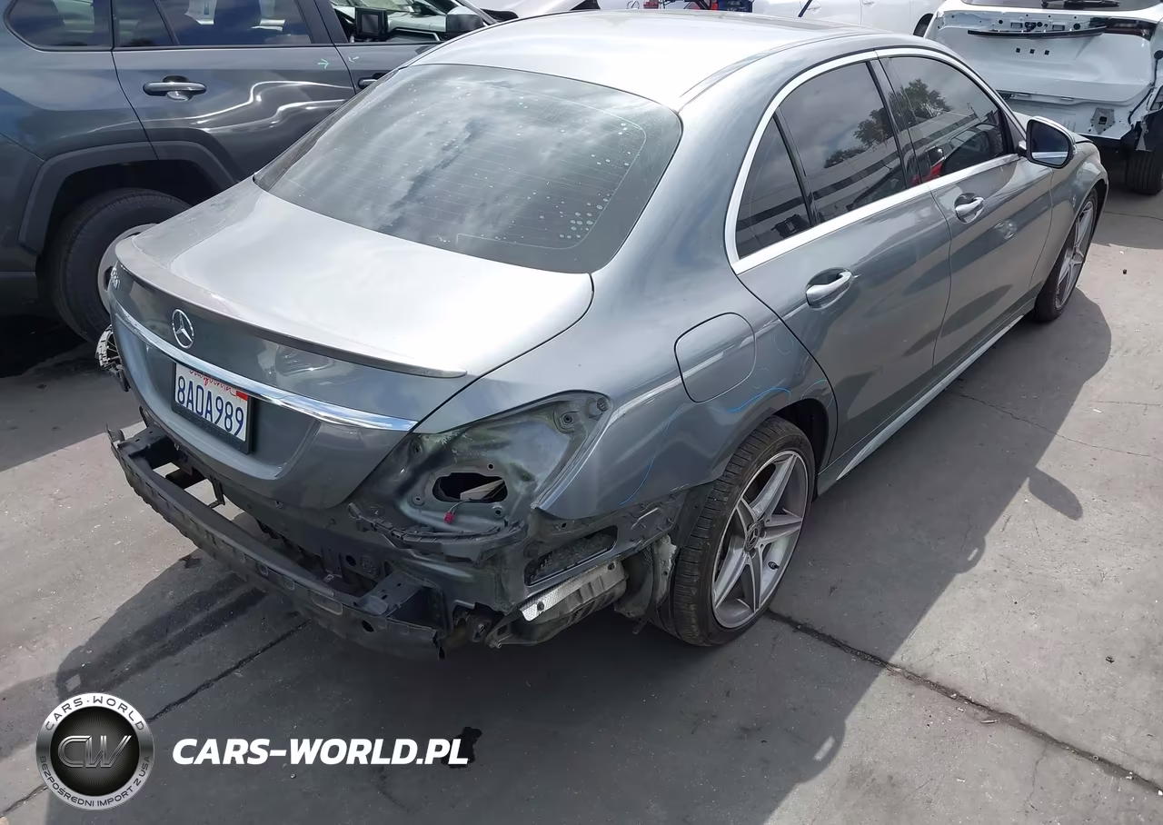 2018 Mercedes-Benz C 300 VIN:55SWF4JB8JU241256 - 4