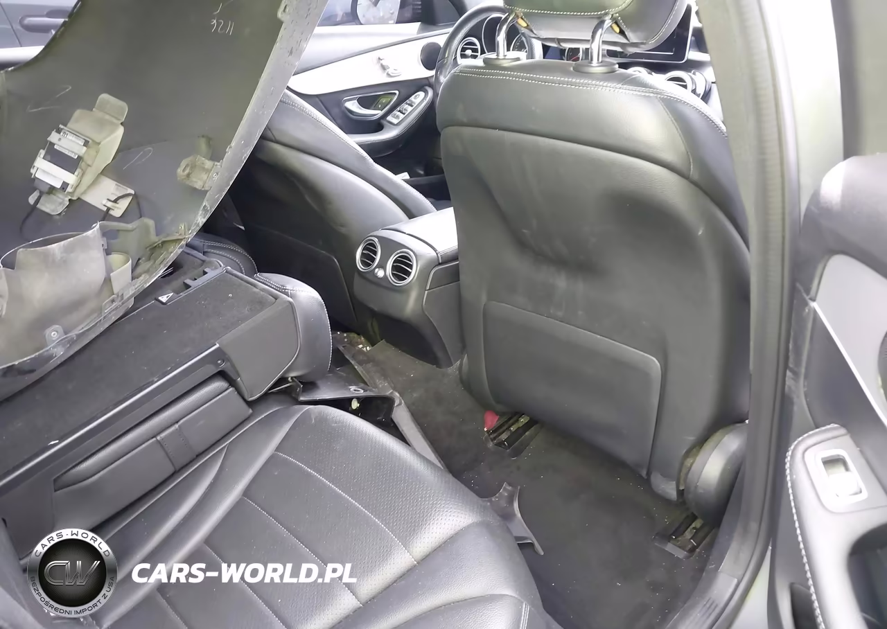 2018 Mercedes-Benz C 300 VIN:55SWF4JB8JU241256 - 8