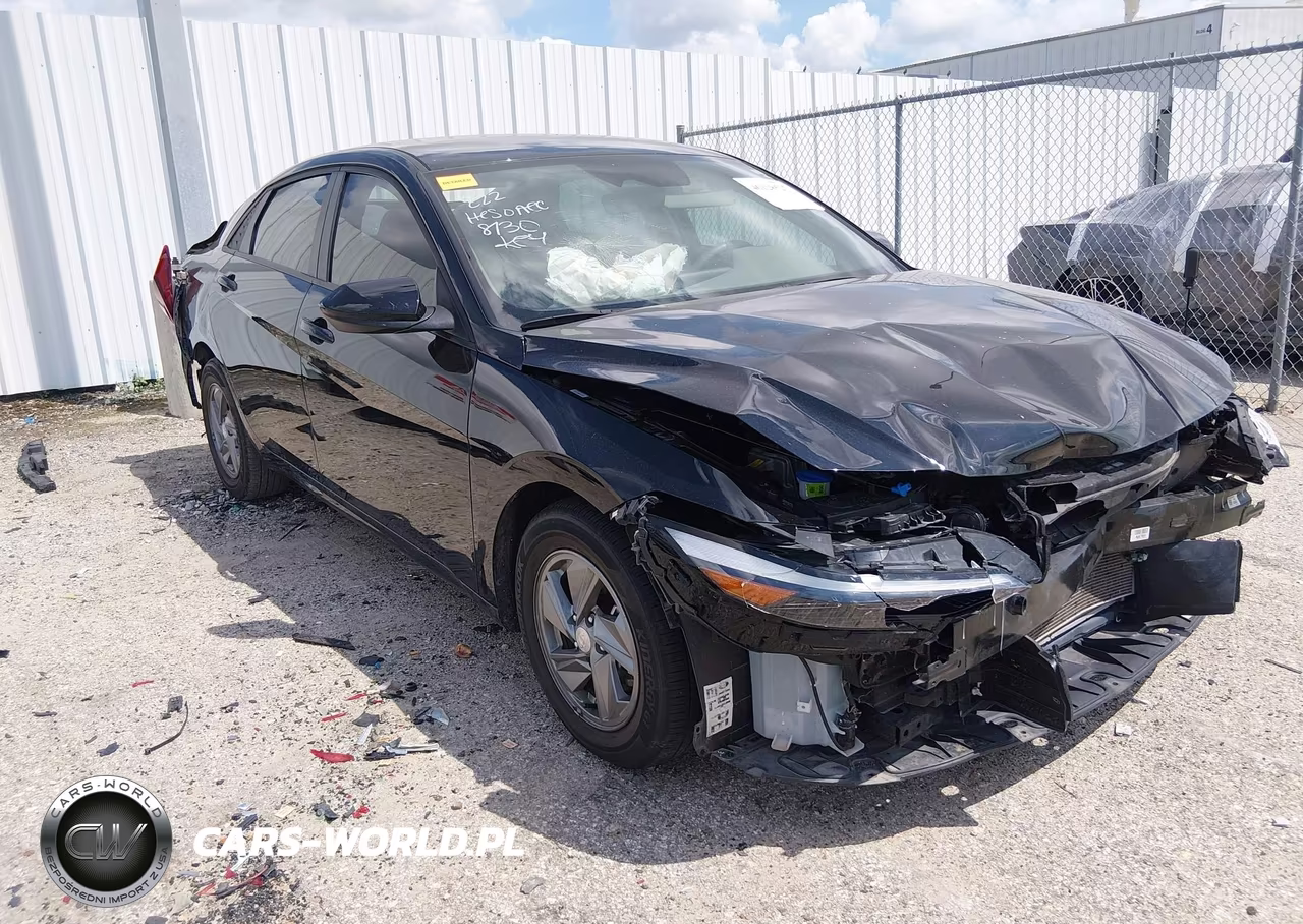 2025 Hyundai Elantra Se