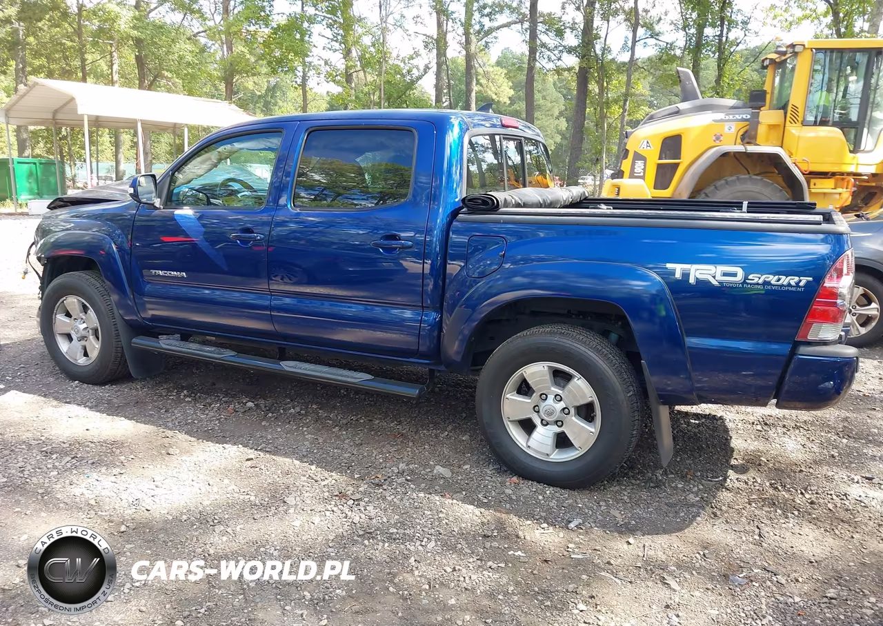 2015 Toyota Tacoma Prerunner V6 VIN:5TFJU4GN4FX081151 - 3