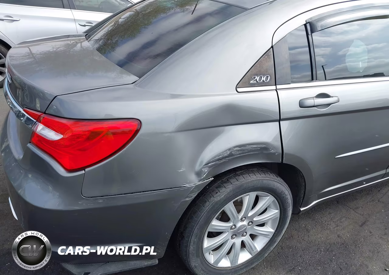 2013 Chrysler 200 Touring VIN:1C3CCBBBXDN666231 - 6
