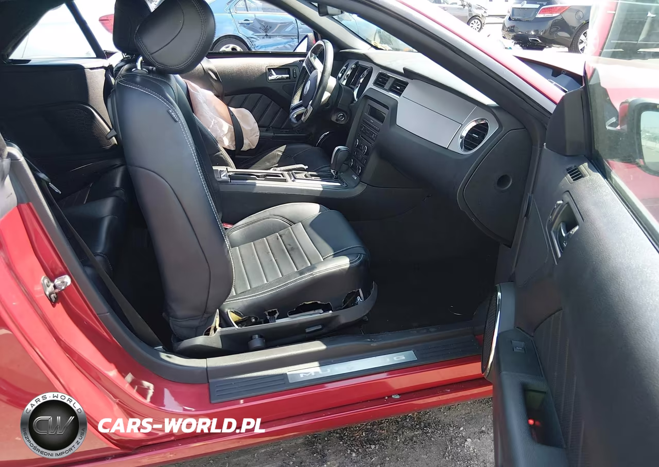 2013 Ford Mustang V6 Premium VIN:1ZVBP8EM8D5213475 - 5