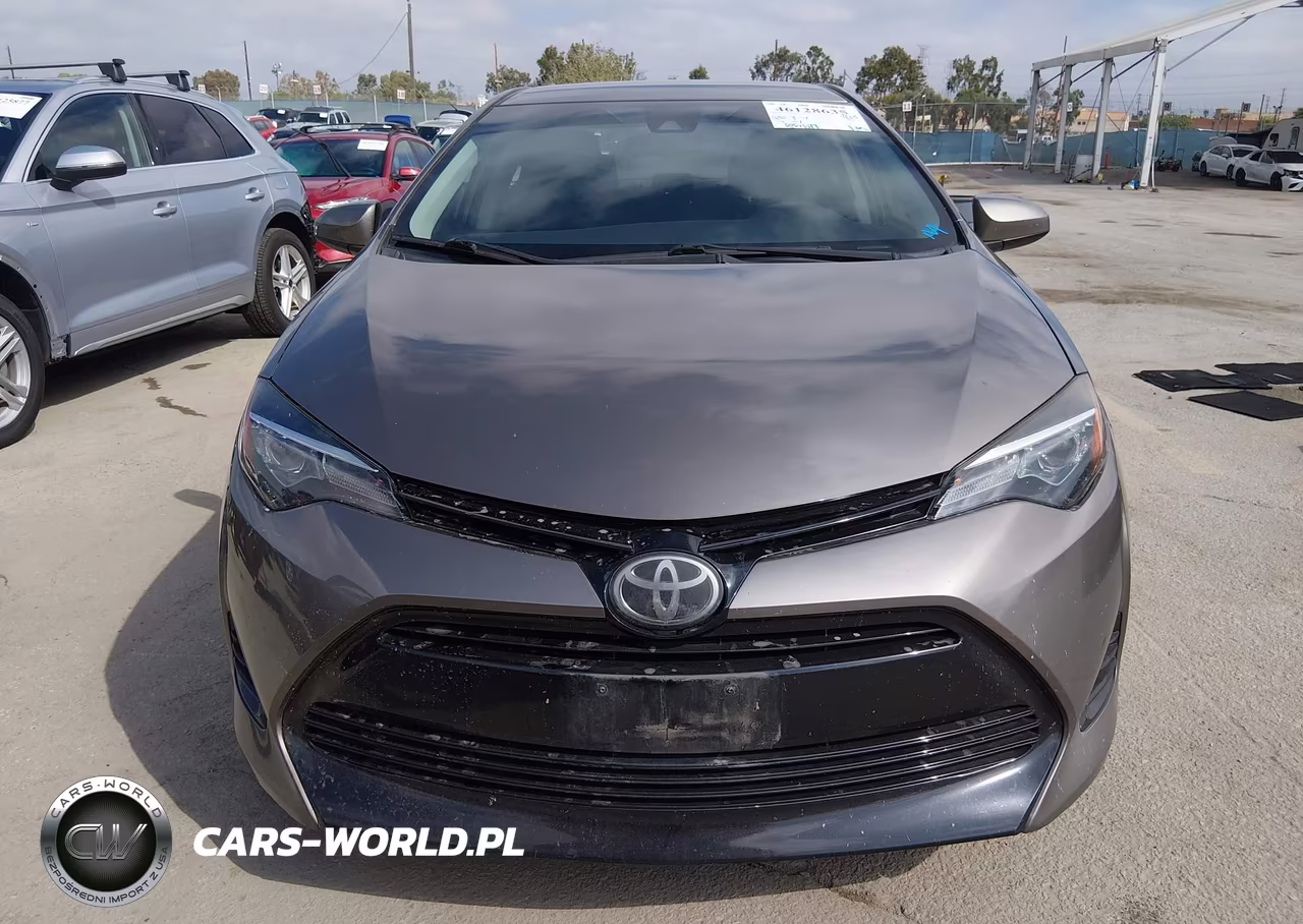 2018 Toyota Corolla Le VIN:5YFBURHE5JP813374 - 12