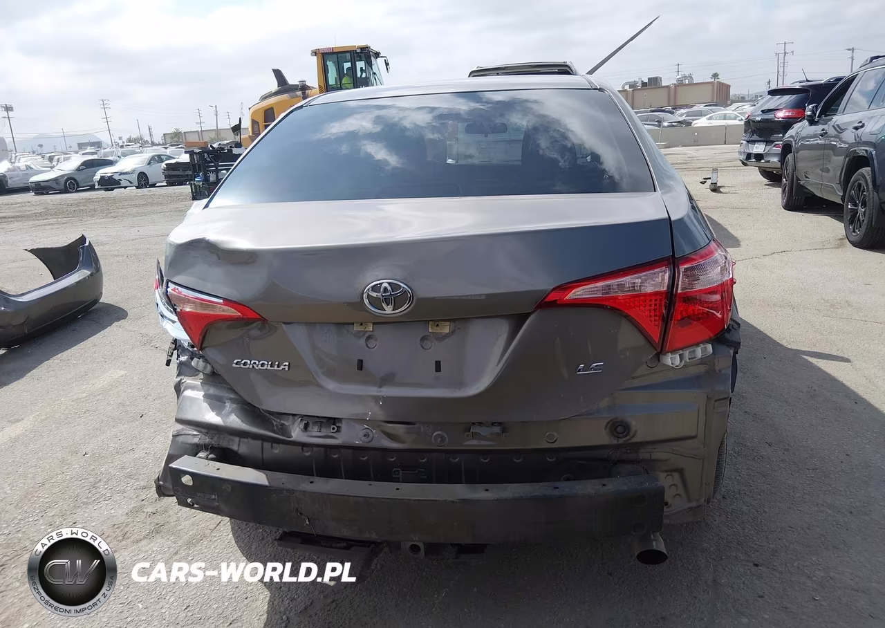 2018 Toyota Corolla Le VIN:5YFBURHE5JP813374 - 16
