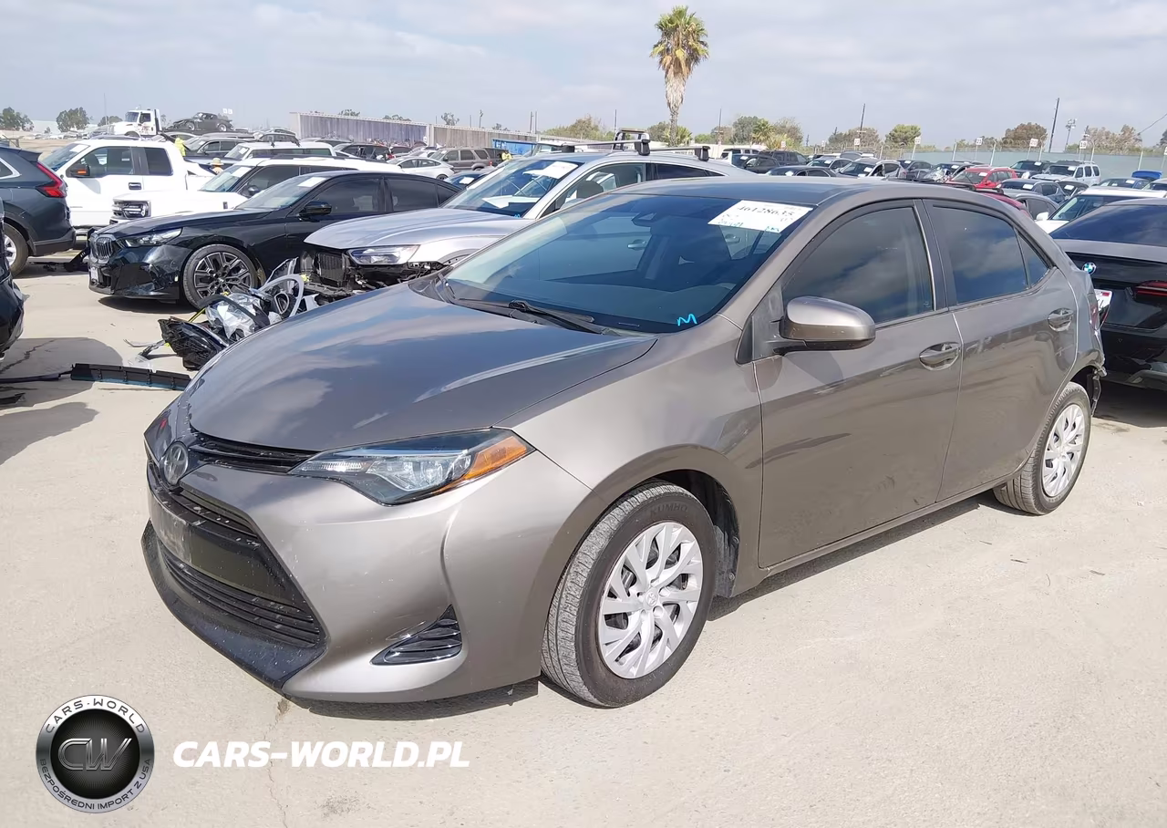 2018 Toyota Corolla Le VIN:5YFBURHE5JP813374 - 2