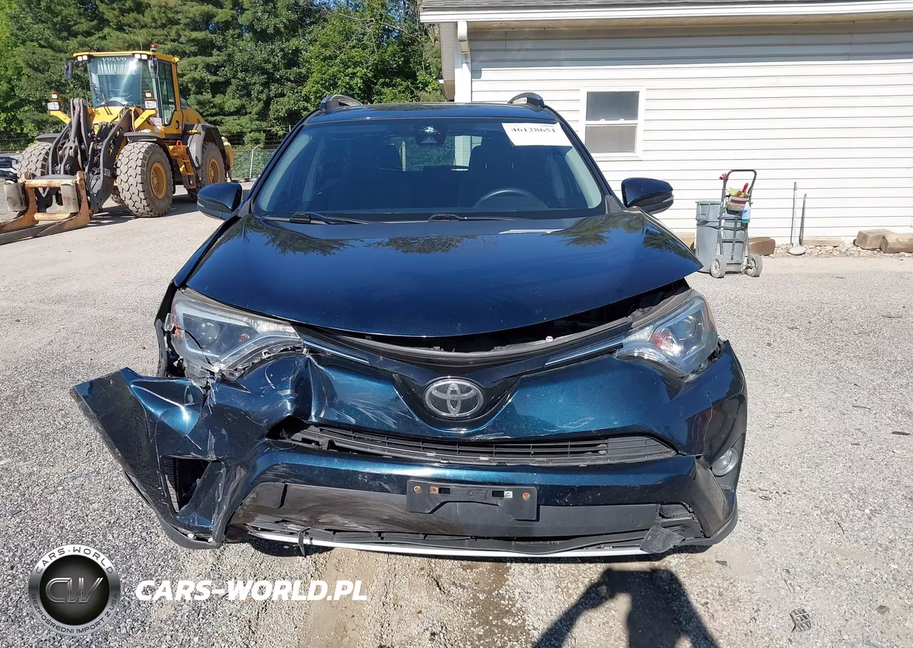 2018 Toyota Rav4 Xle VIN:JTMRFREV7JJ257277 - 13
