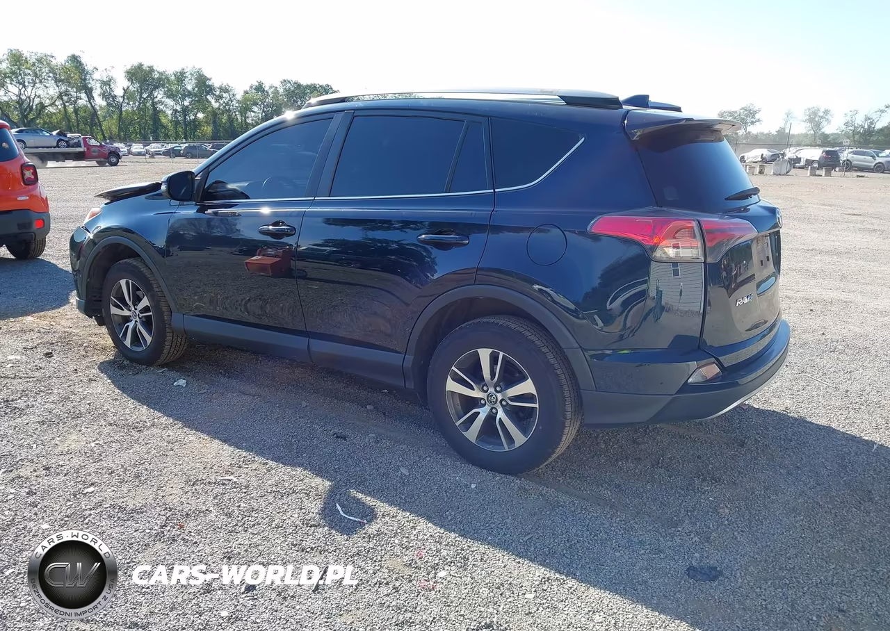 2018 Toyota Rav4 Xle VIN:JTMRFREV7JJ257277 - 3