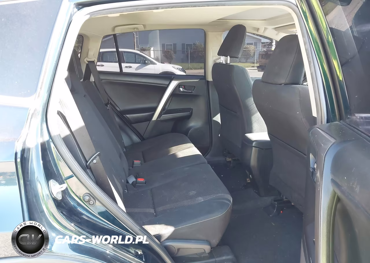 2018 Toyota Rav4 Xle VIN:JTMRFREV7JJ257277 - 8