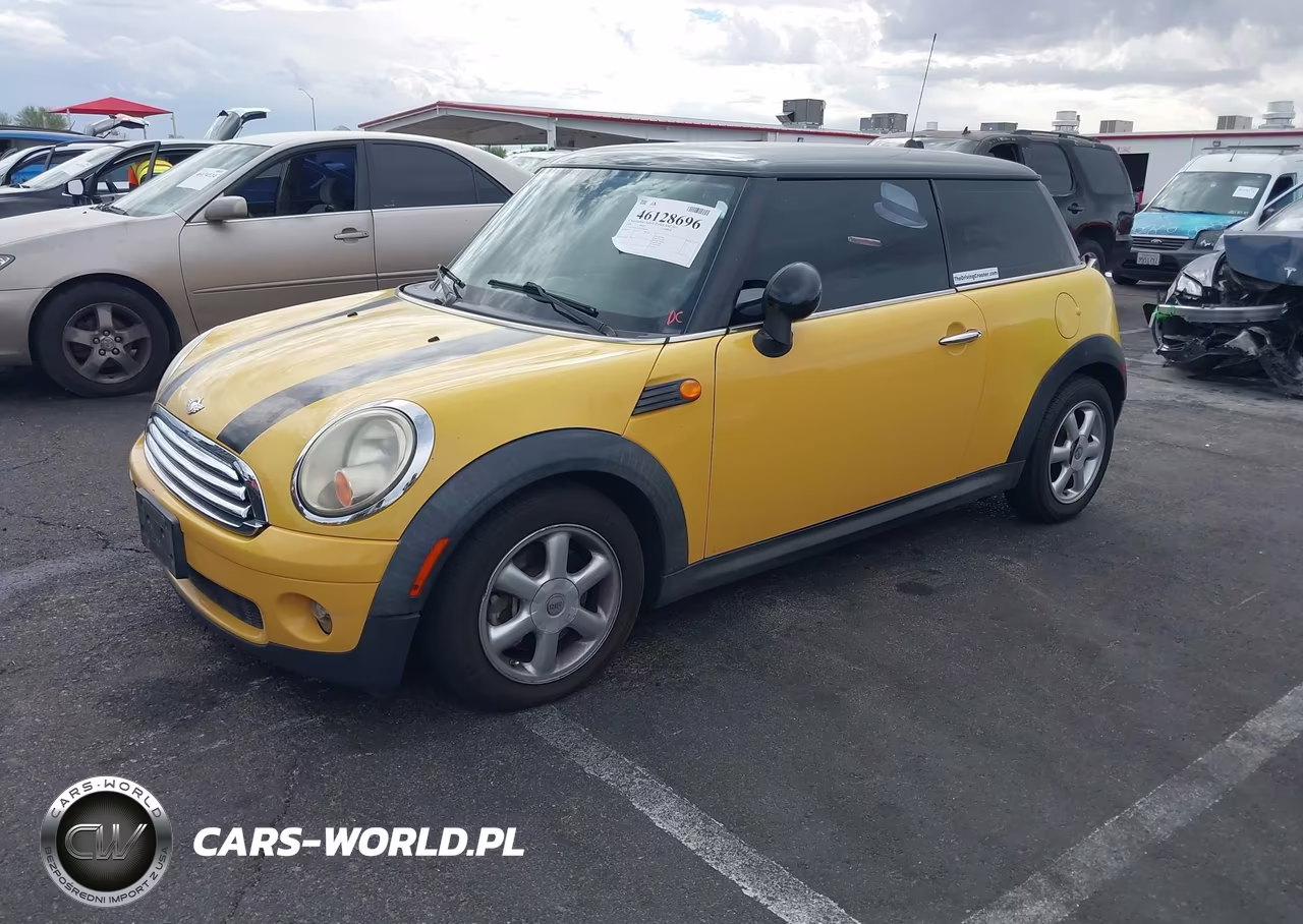 2008 Mini Cooper VIN:WMWMF33548TU68149 - 2