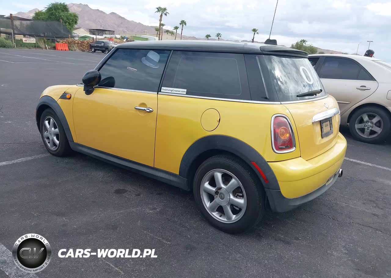 2008 Mini Cooper VIN:WMWMF33548TU68149 - 3