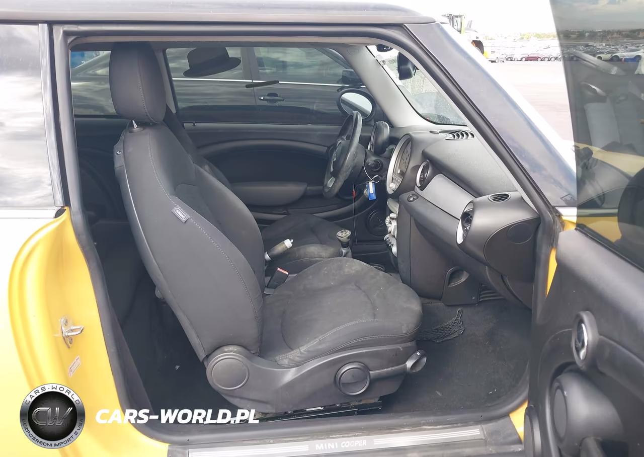 2008 Mini Cooper VIN:WMWMF33548TU68149 - 5