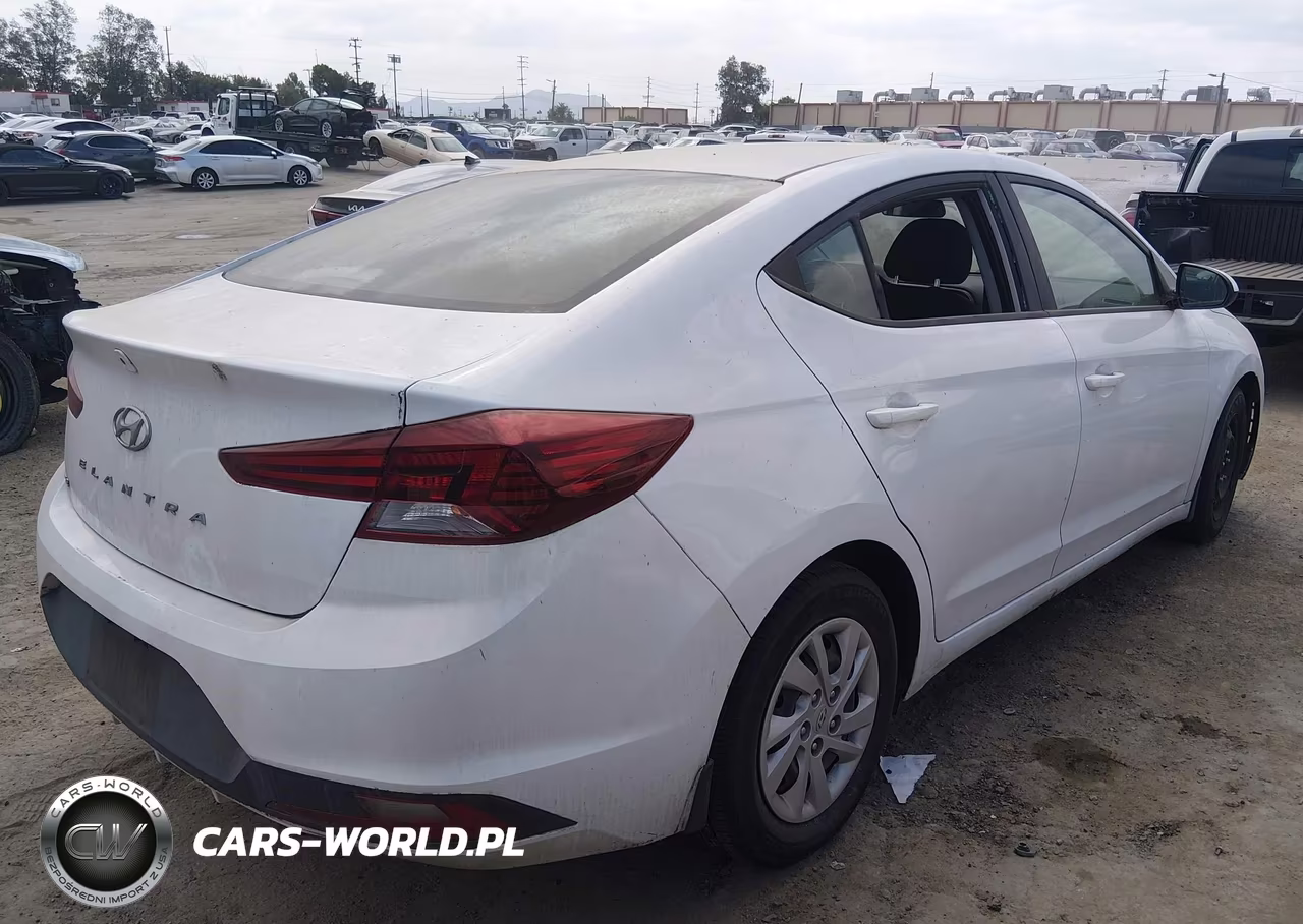 2019 Hyundai Elantra Se VIN:5NPD74LF6KH472908 - 4