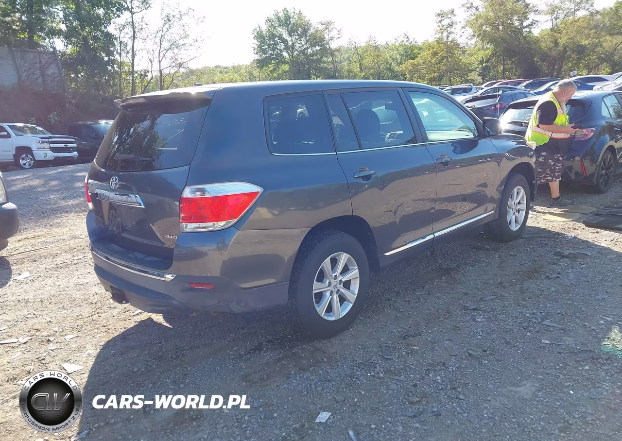 2011 Toyota Highlander Base V6 VIN:5TDBK3EH0BS068186 - 4