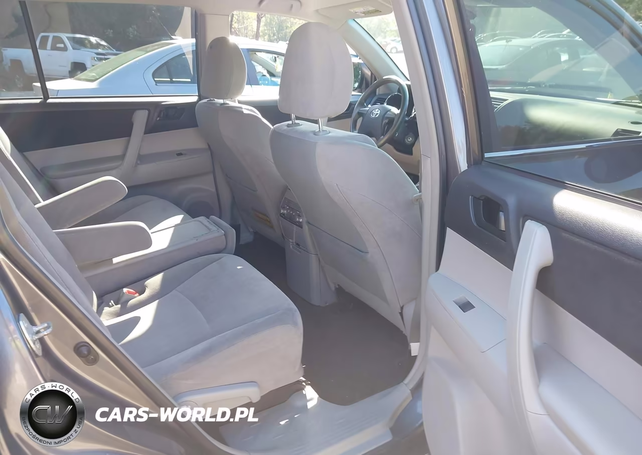 2011 Toyota Highlander Base V6 VIN:5TDBK3EH0BS068186 - 8
