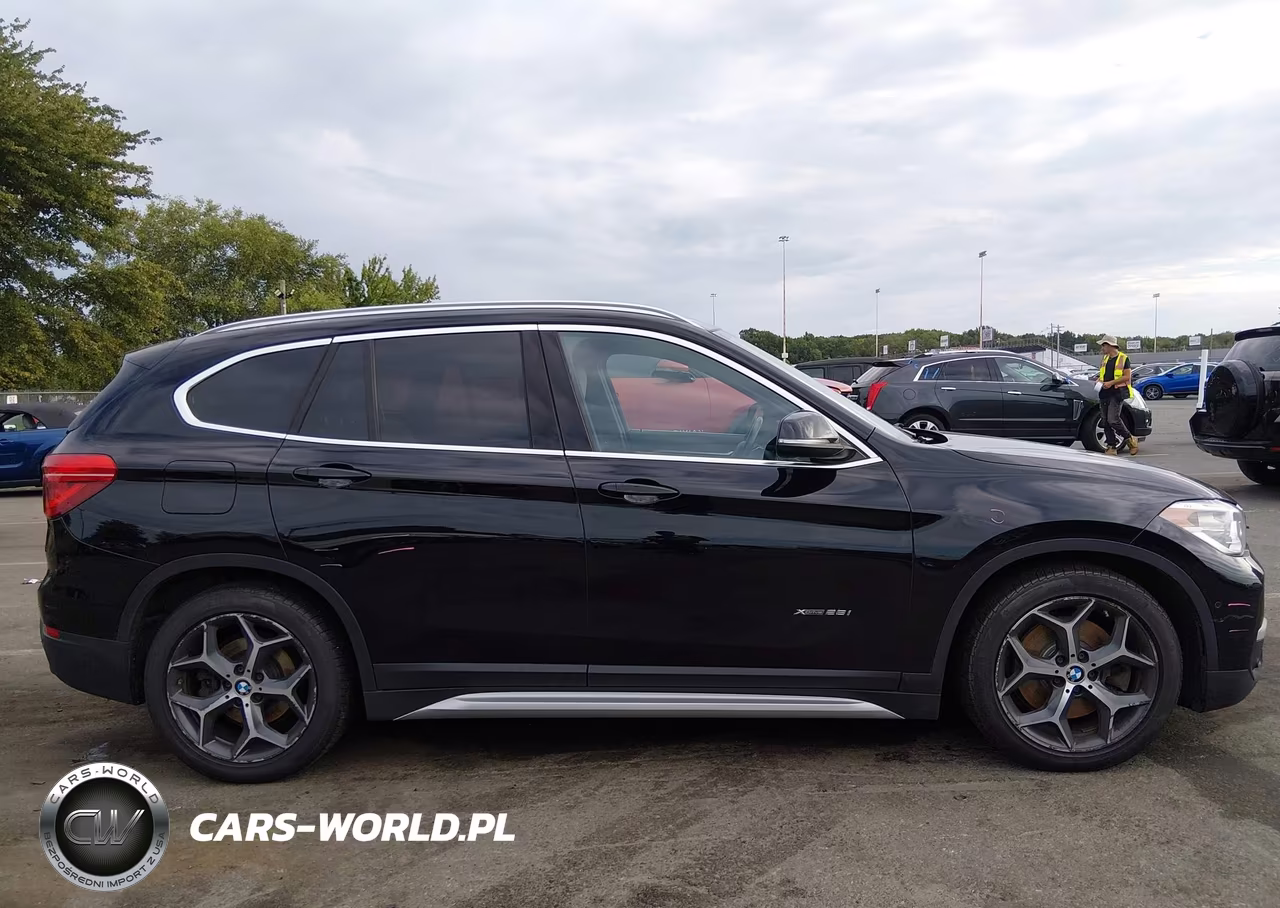 2016 BMW X1 xDrive28I VIN:WBXHT3Z37G4A48953 - 13