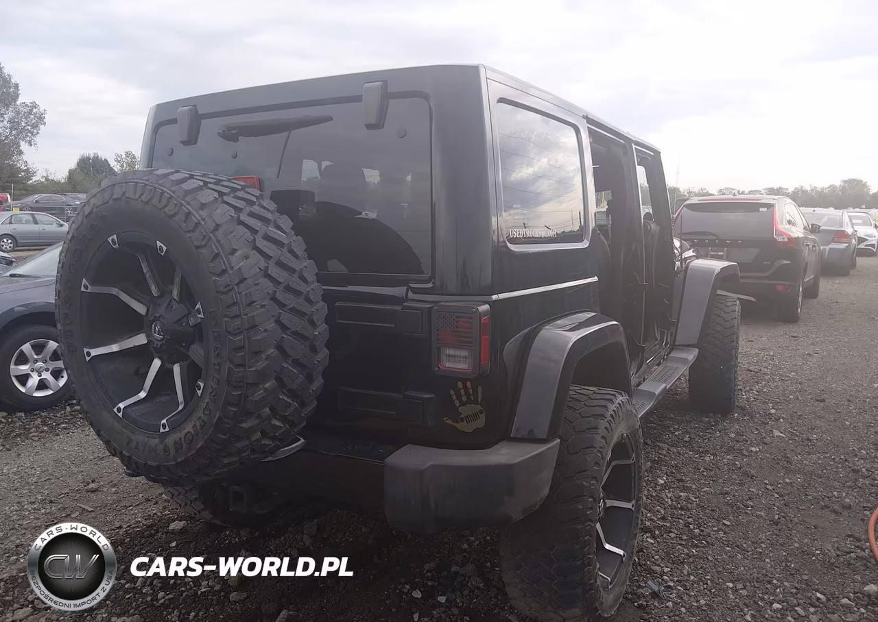 2014 Jeep Wrangler Unlimited Sahara VIN:1C4HJWEGXEL170252 - 4
