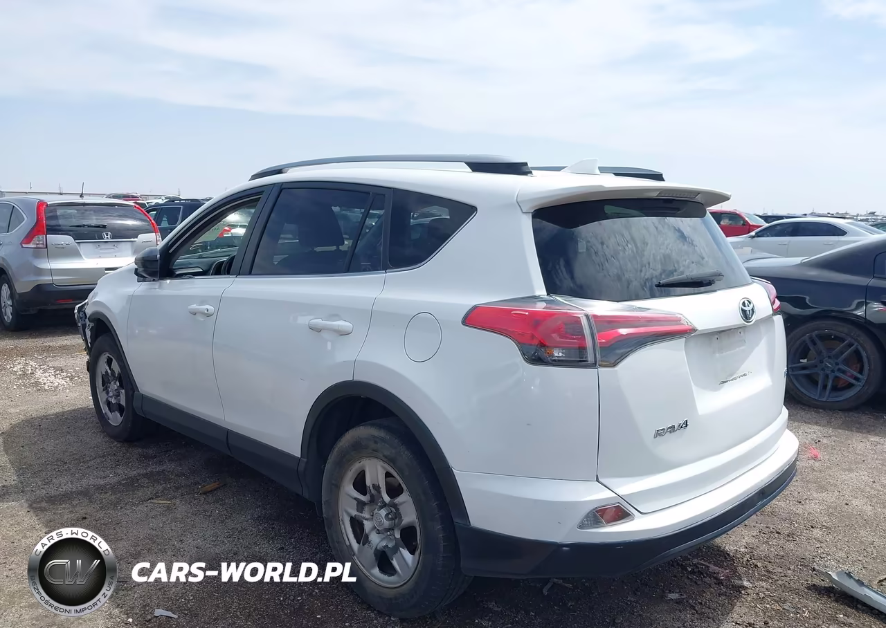 2017 Toyota Rav4 Le VIN:JTMBFREV9HJ147746 - 3