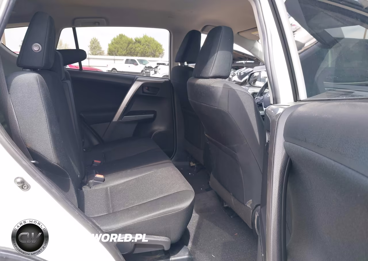 2017 Toyota Rav4 Le VIN:JTMBFREV9HJ147746 - 8