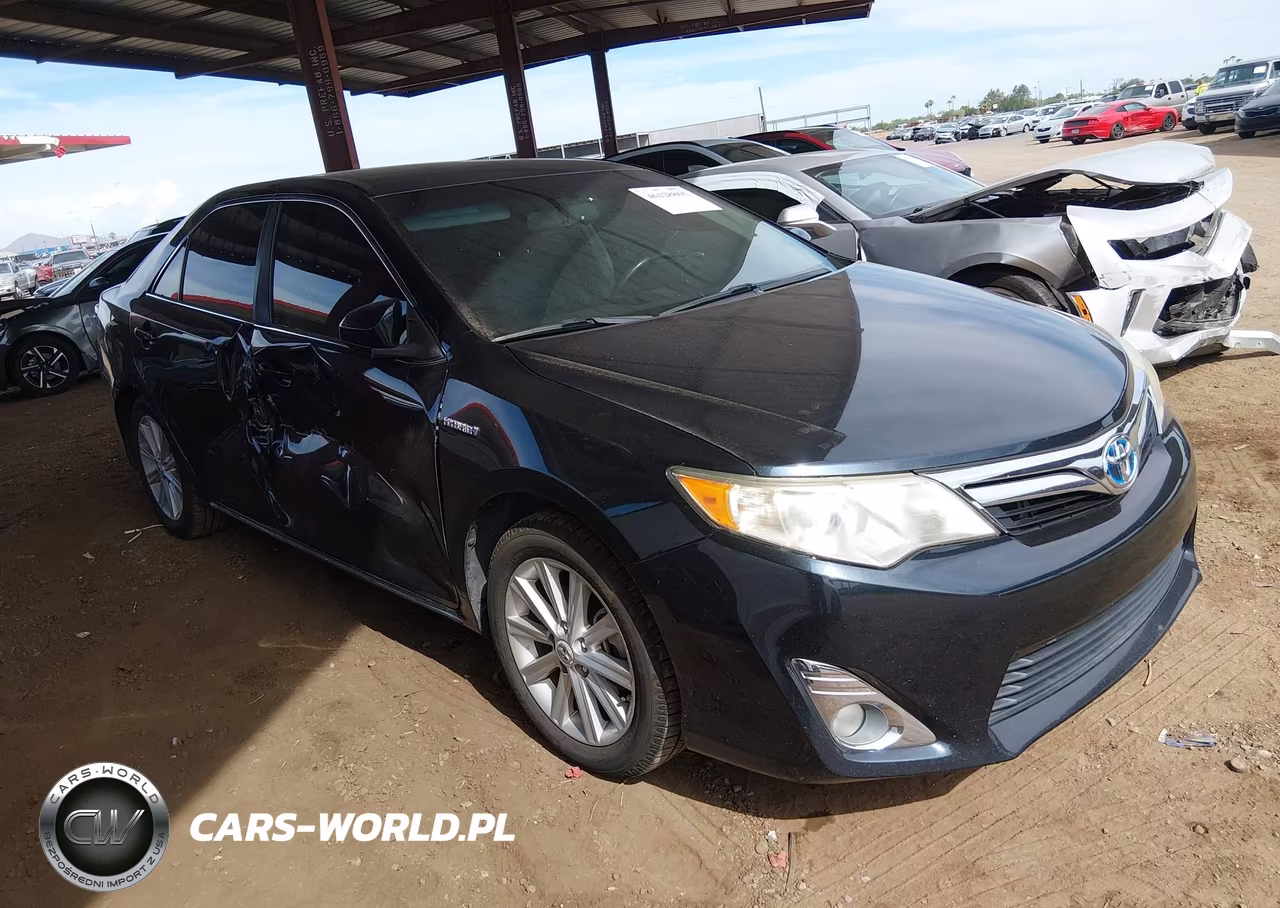 2013 Toyota Camry Hybrid-Le-Xle – zdjęcie 1 z 16