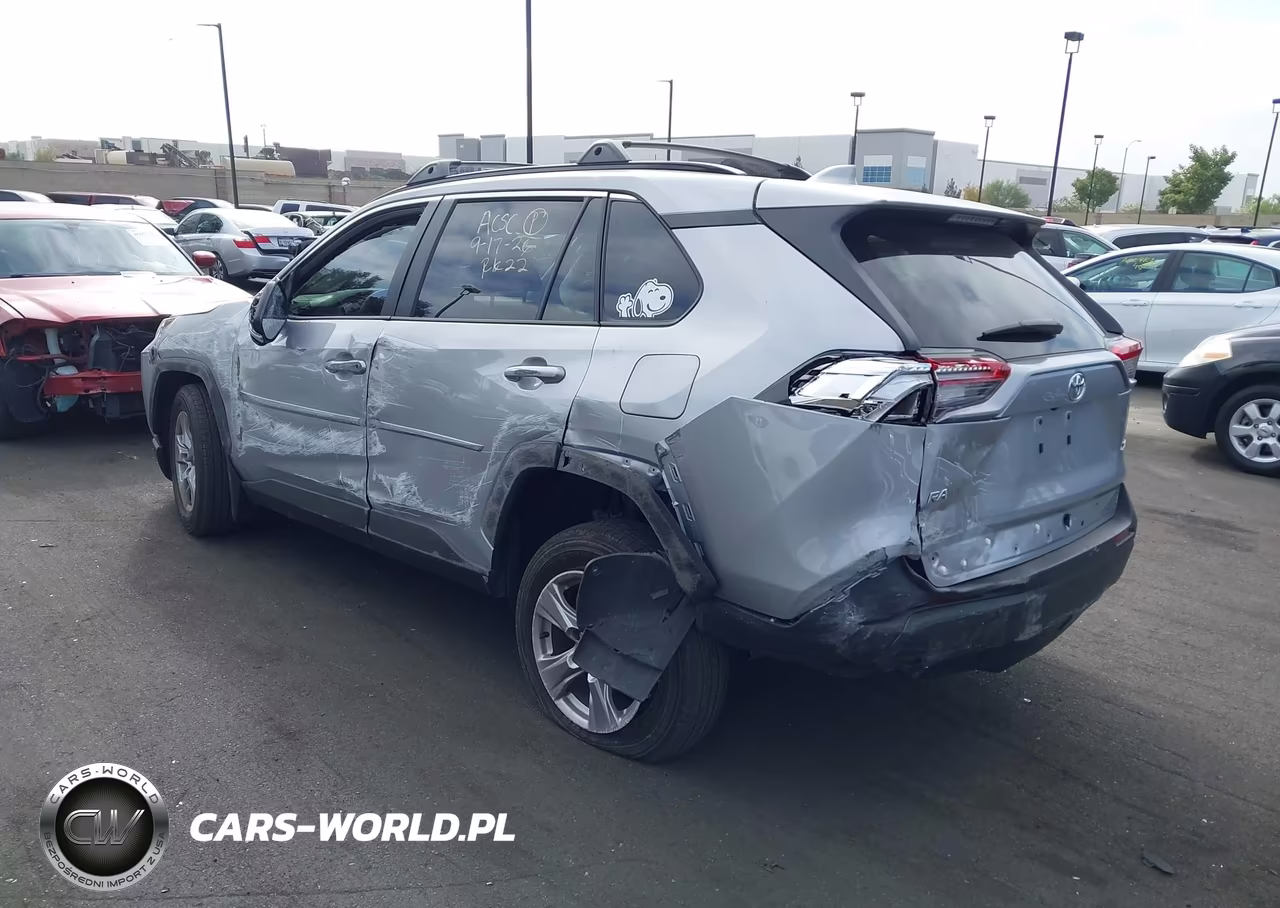 2025 Toyota Rav4 Xle VIN:2T3W1RFV5SW405056 - 3