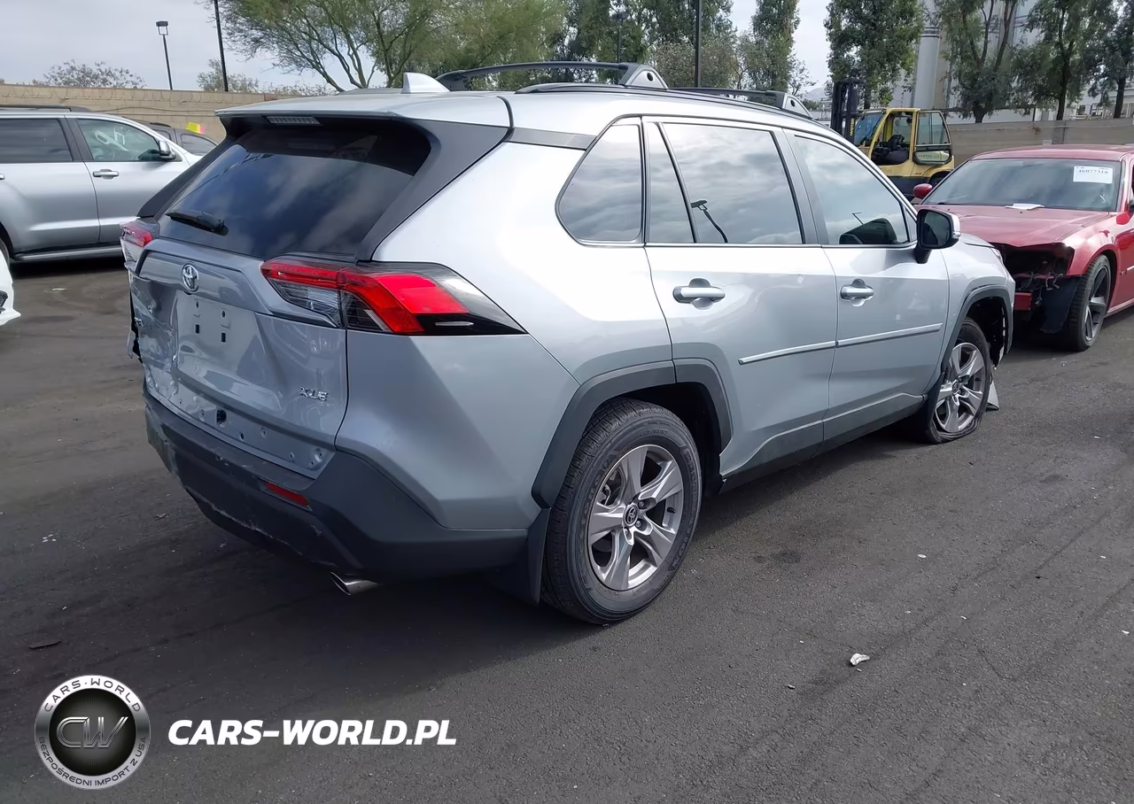 2025 Toyota Rav4 Xle VIN:2T3W1RFV5SW405056 - 4