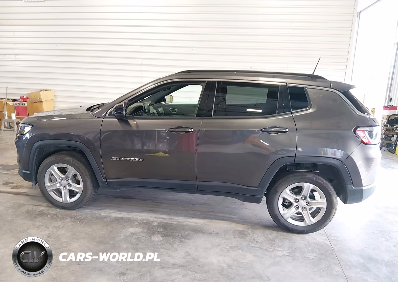 2024 Jeep Compass Latitude 4X4 VIN:3C4NJDBNXRT603704 - 14
