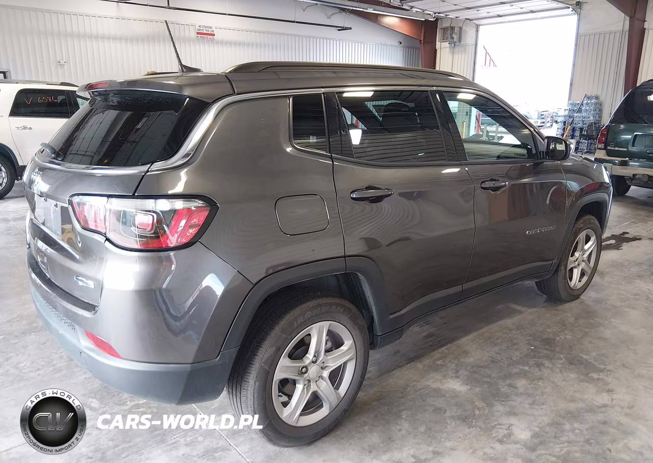 2024 Jeep Compass Latitude 4X4 VIN:3C4NJDBNXRT603704 - 4