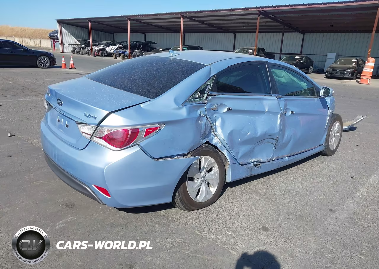 2013 Hyundai Sonata Hybrid VIN:KMHEC4A45DA088996 - 4