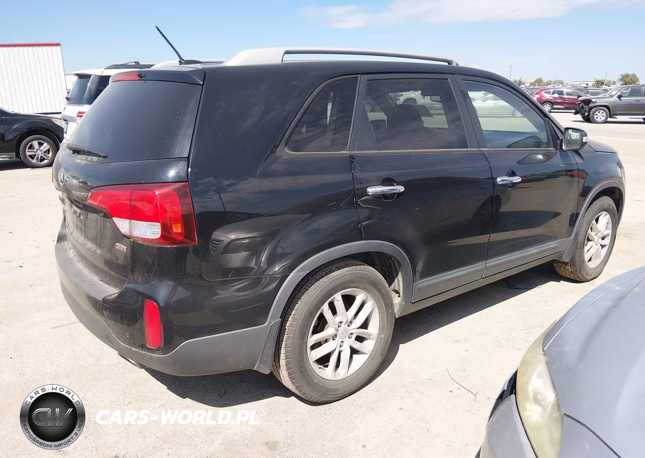2014 Kia Sorento Lx VIN:5XYKT4A69EG519768 - 4