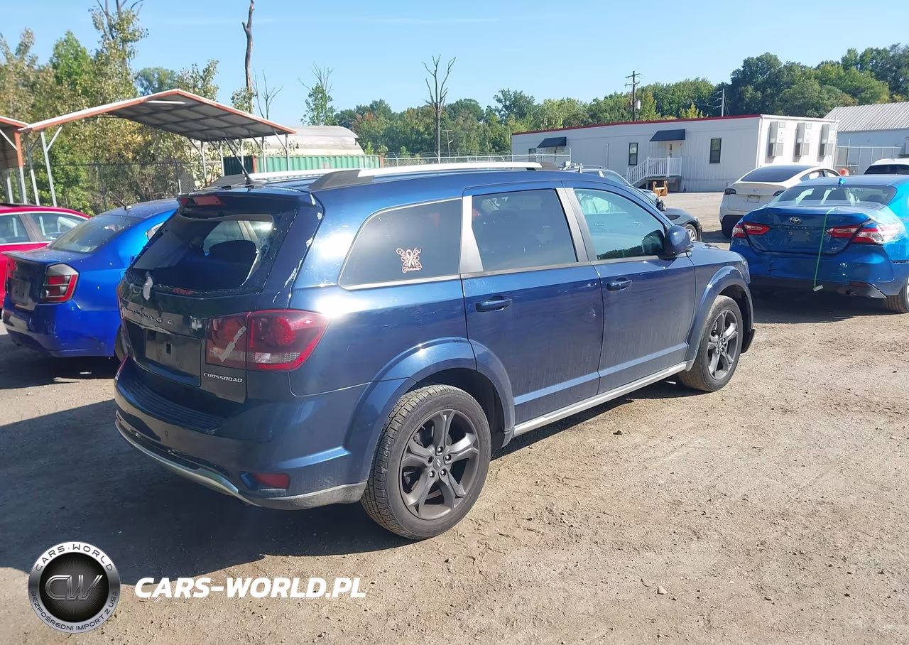 2018 Dodge Journey Crossroad VIN:3C4PDCGB5JT353334 - 4