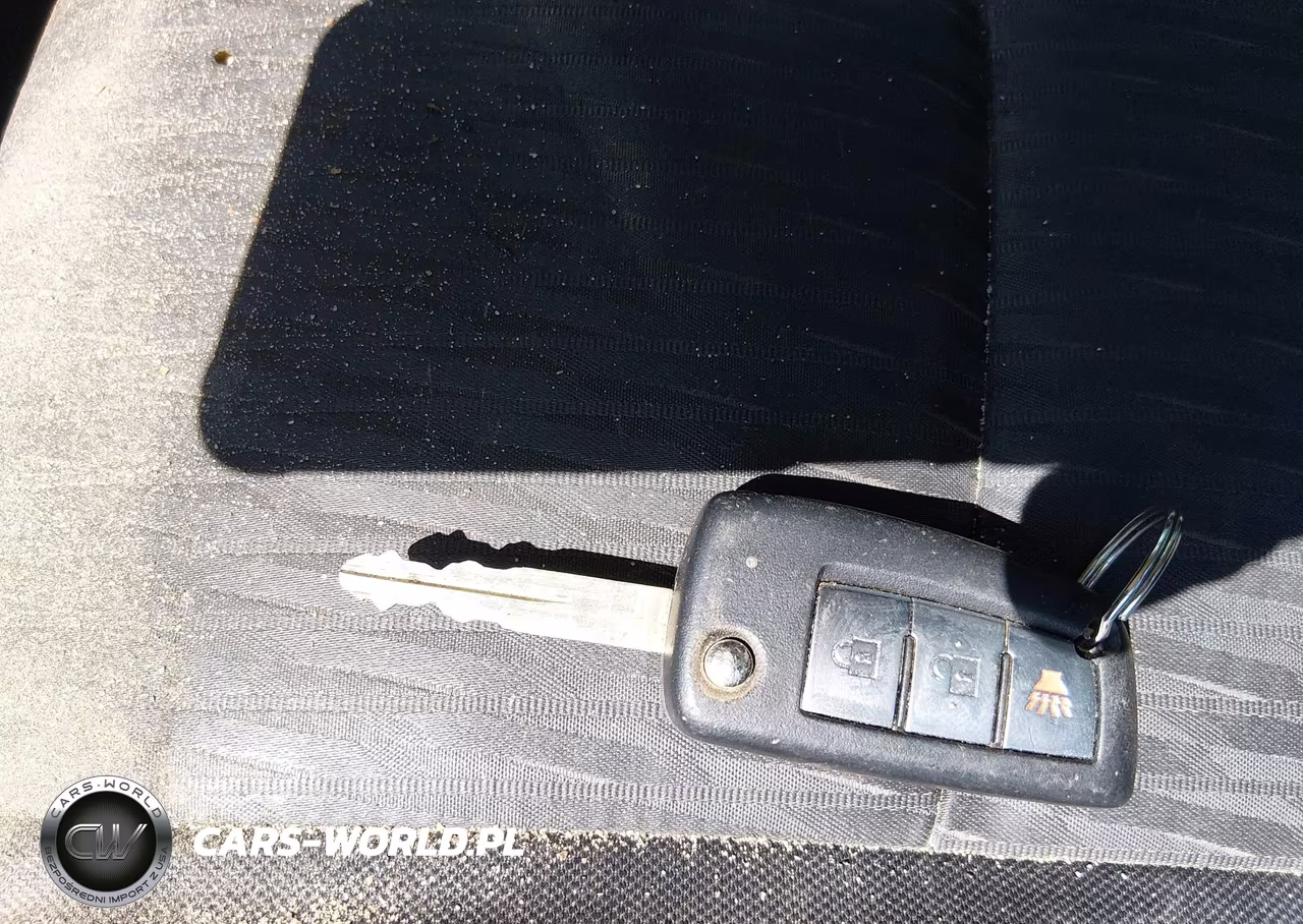 2018 Nissan Rogue S VIN:JN8AT2MT7JW458309 - 11
