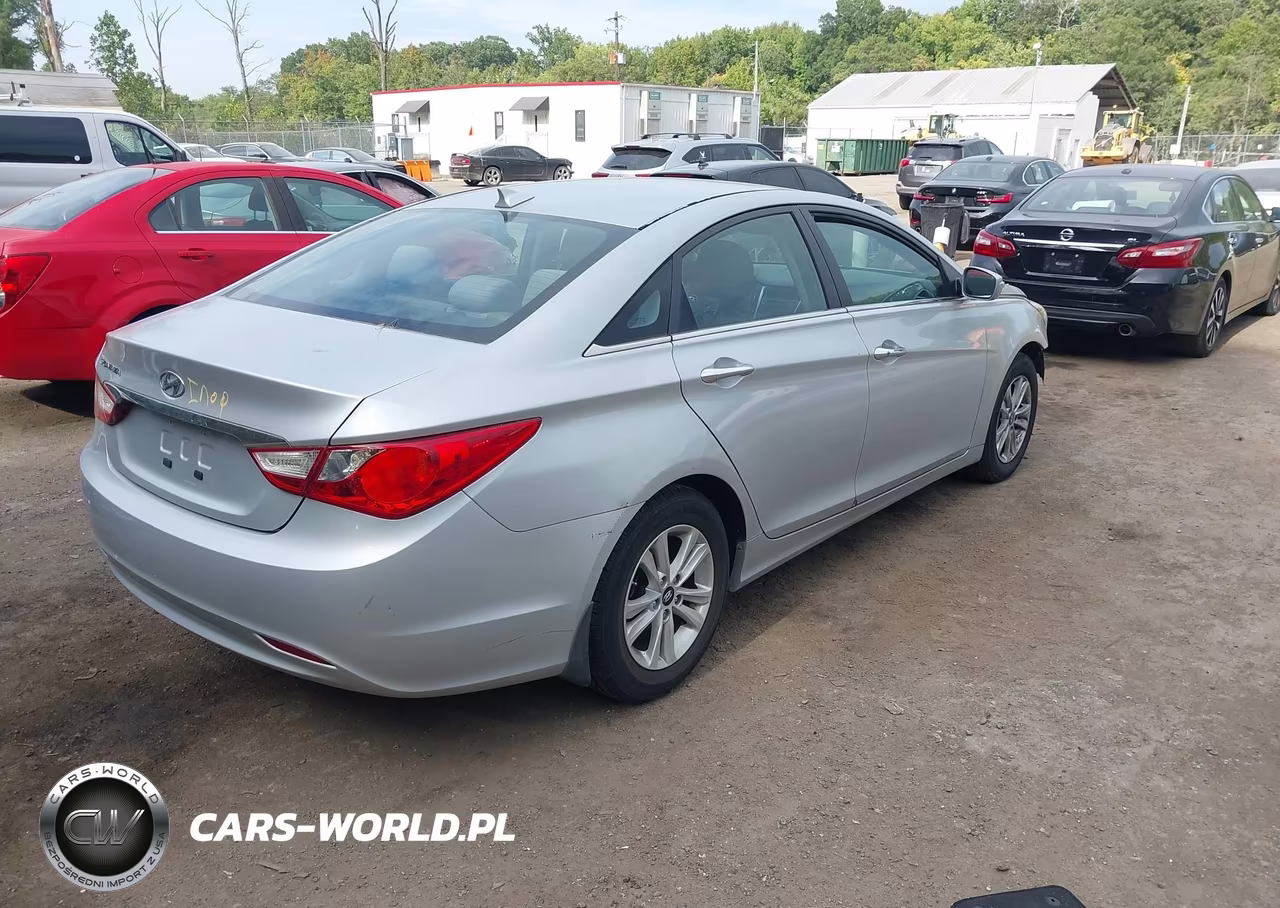 2013 Hyundai Sonata Gls VIN:5NPEB4ACXDH629323 - 4