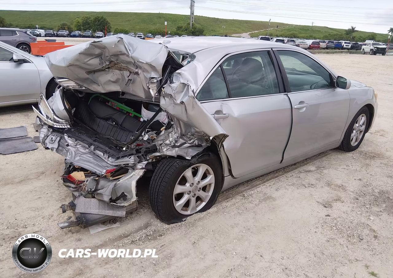 2011 Toyota Camry Le VIN:4T1BF3EK8BU698013 - 4