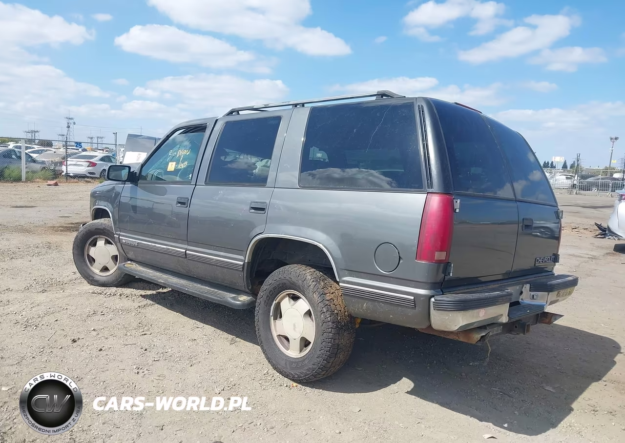 1999 Chevrolet Tahoe Ls VIN:1GNEK13R6XJ532669 - 3