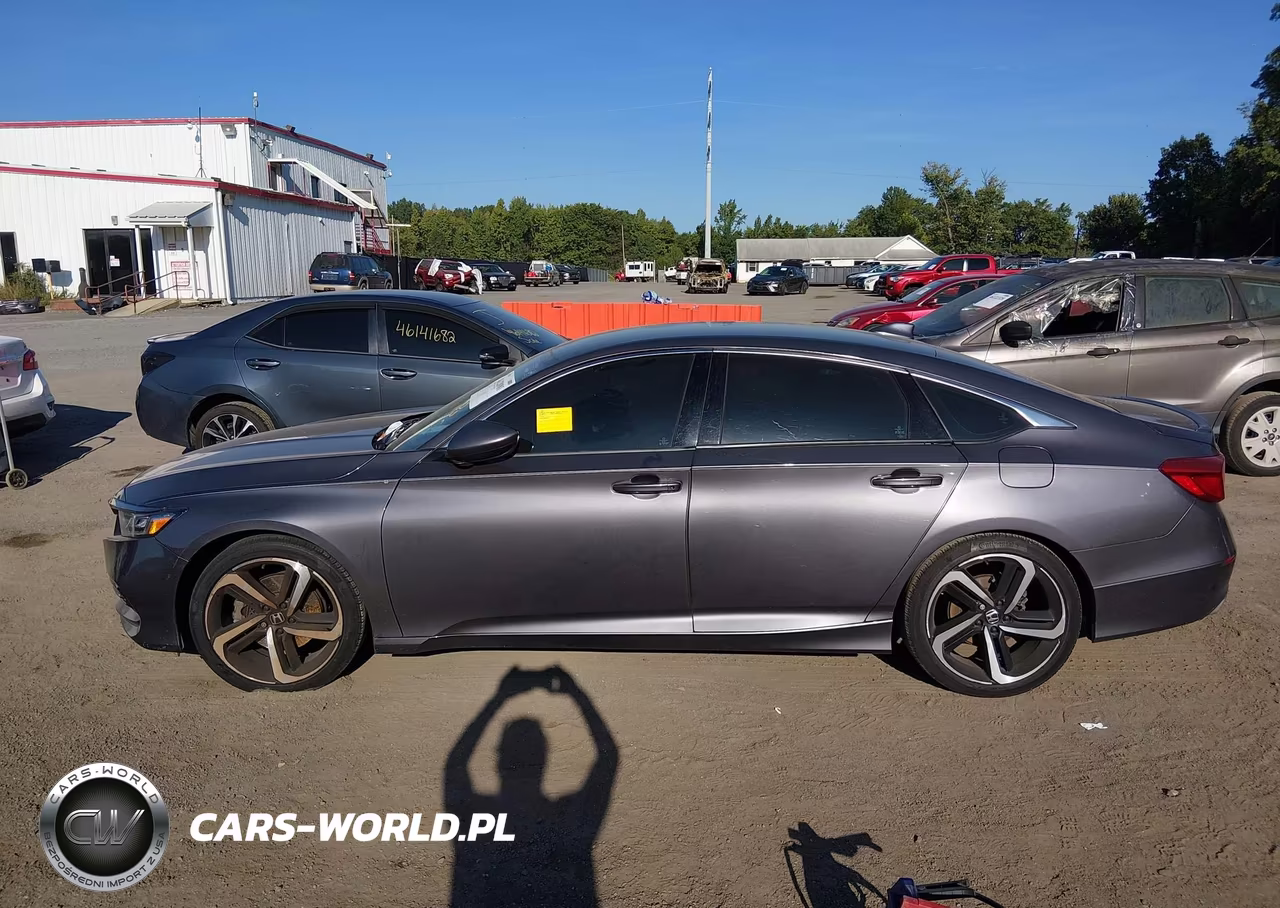 2018 Honda Accord Sport VIN:1HGCV1F30JA259266 - 14