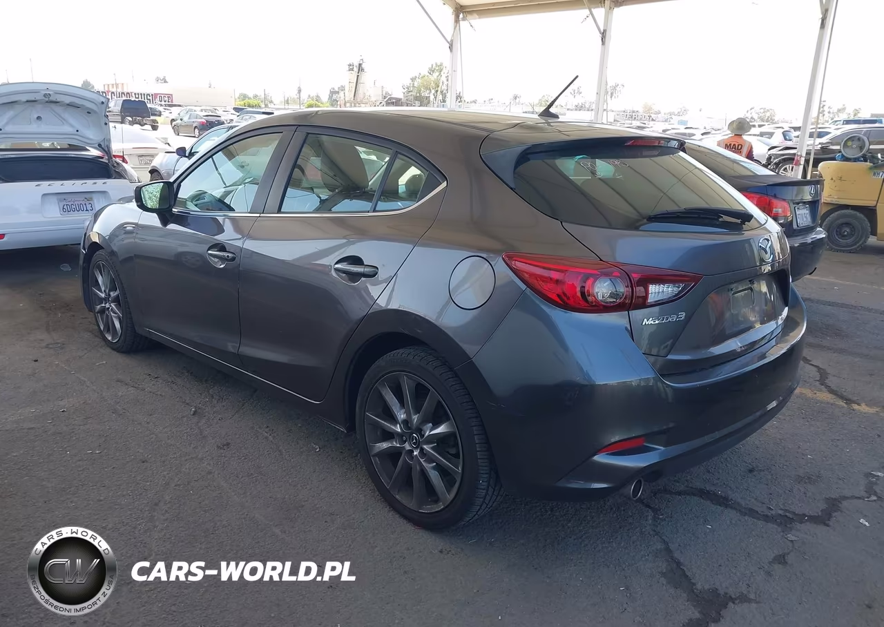 2018 Mazda Mazda3 Touring VIN:3MZBN1L33JM210500 - 3