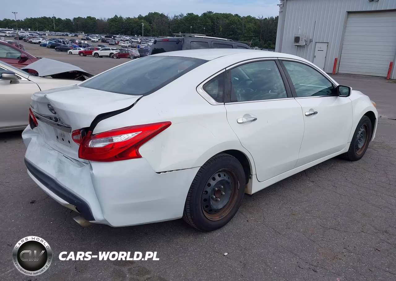 2017 Nissan Altima 2.5 S VIN:1N4AL3AP3HN358562 - 4