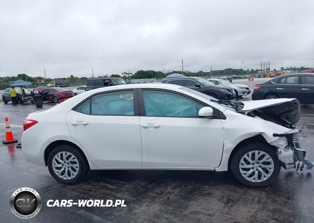 2019 Toyota Corolla Le VIN:5YFBURHEXKP857050 - 13