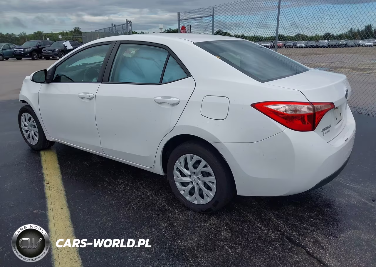 2019 Toyota Corolla Le VIN:5YFBURHEXKP857050 - 3