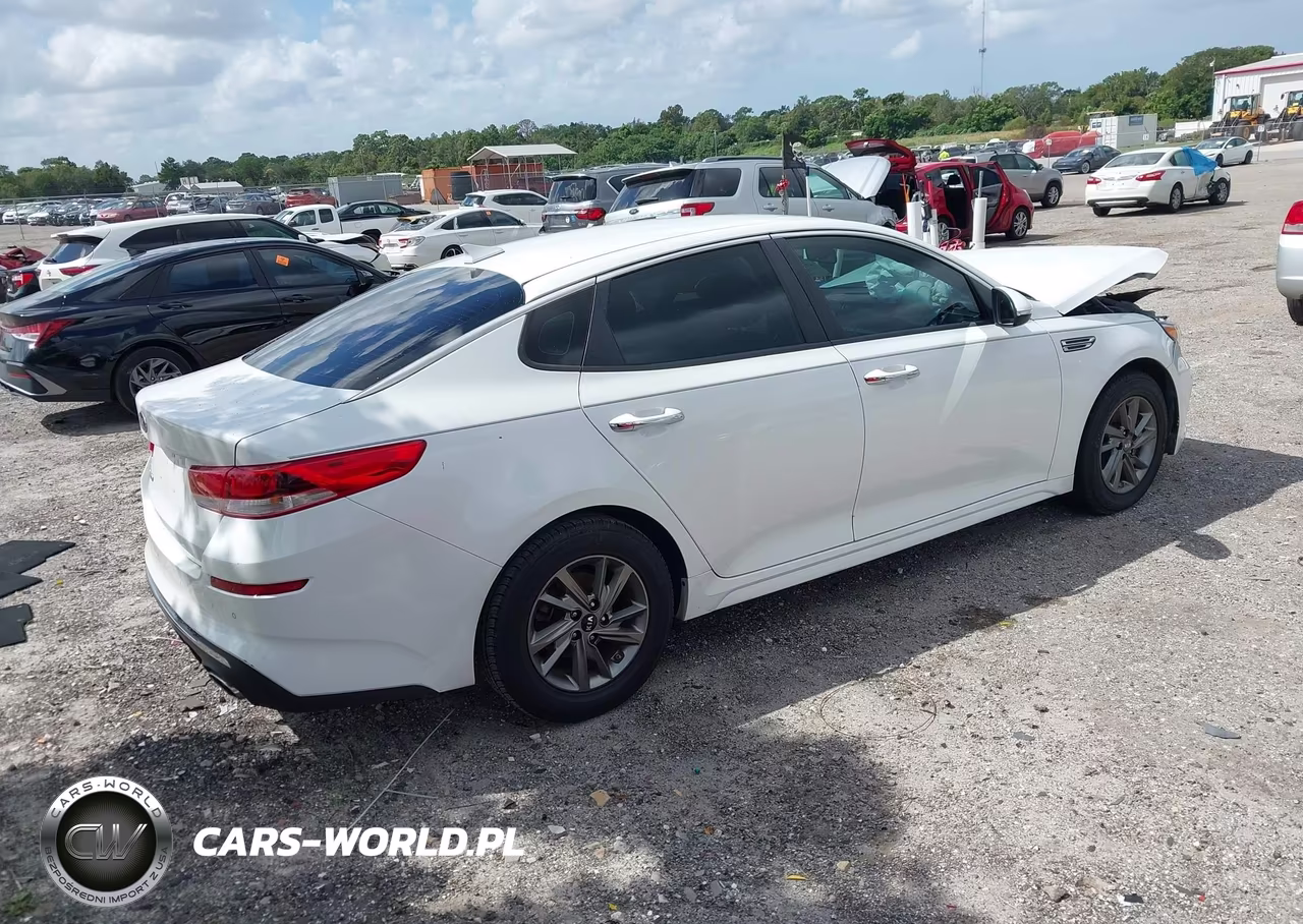 2019 Kia Optima Lx VIN:5XXGT4L31KG352525 - 4
