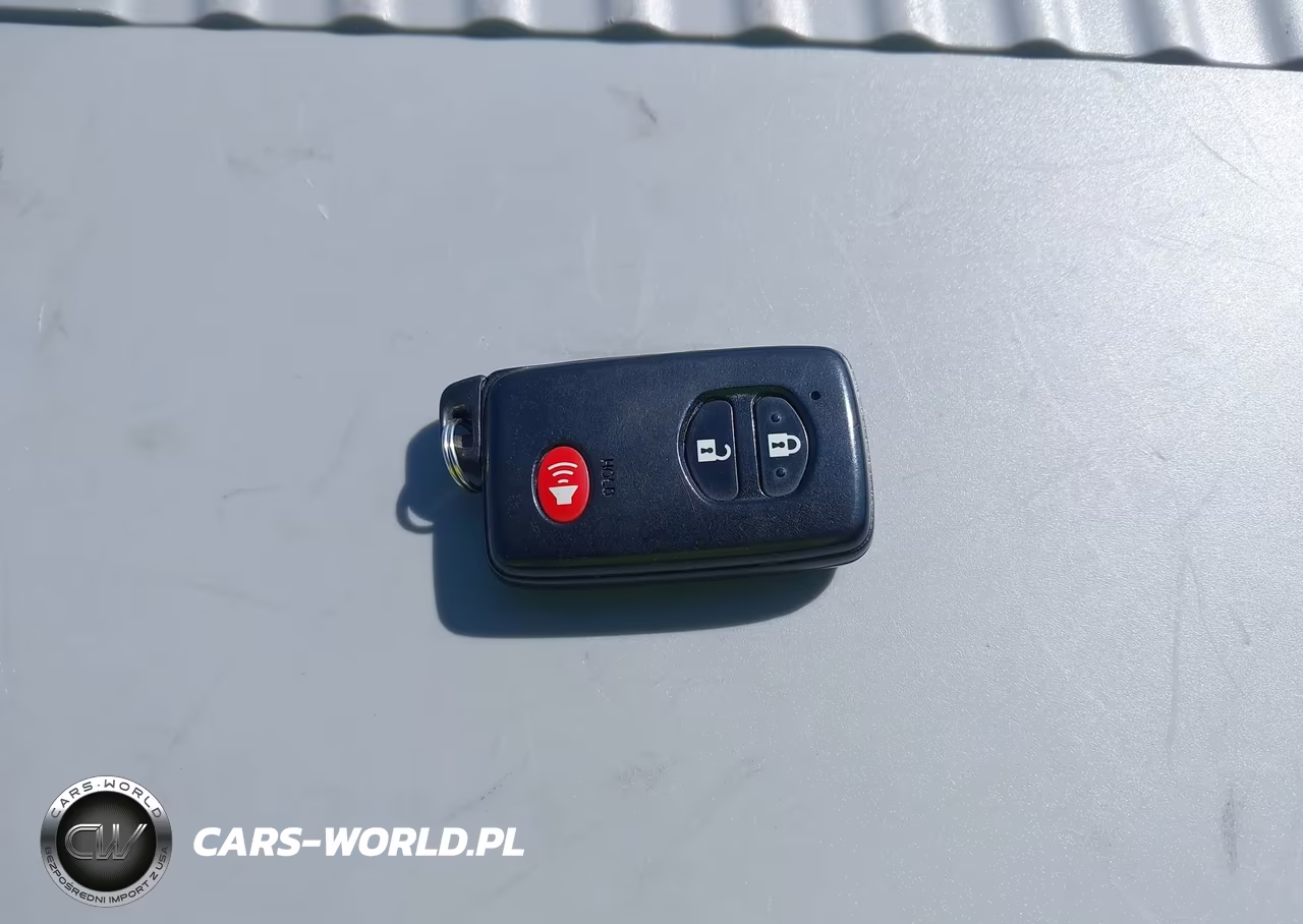 2014 Toyota Prius Two VIN:JTDKN3DU5E1852435 - 11