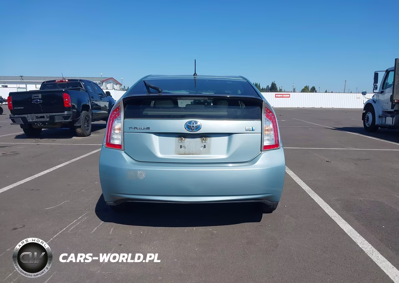 2014 Toyota Prius Two VIN:JTDKN3DU5E1852435 - 16