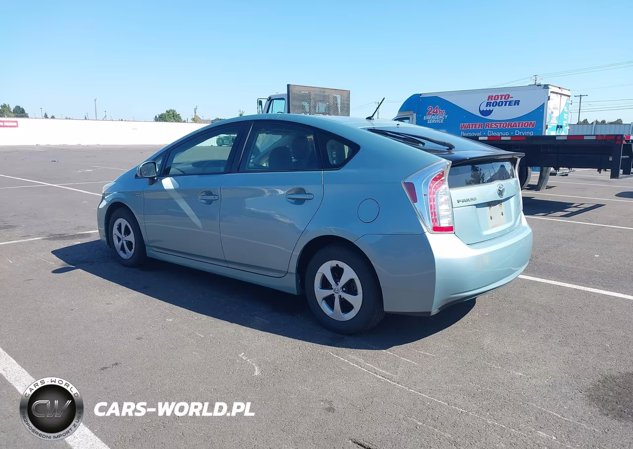 2014 Toyota Prius Two VIN:JTDKN3DU5E1852435 - 3