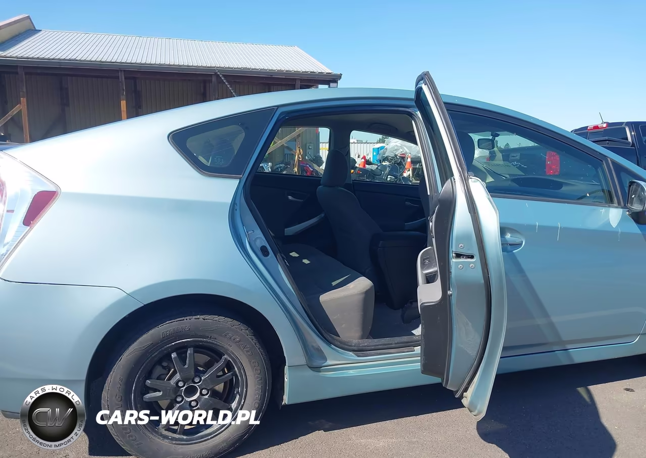 2014 Toyota Prius Two VIN:JTDKN3DU5E1852435 - 8